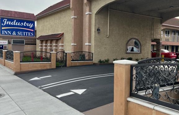 Industry Inn & Suites