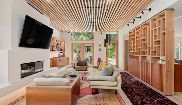 Inviting Retreat Blends Mid-Century Design with Everyday Comfort