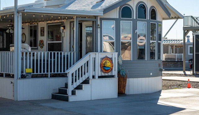 Island Time Tiny Home for6