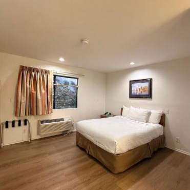 Jolly Roger Hotel