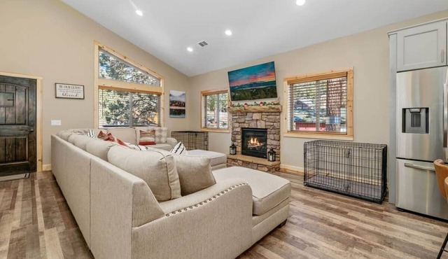 Just Grizzly-Modern-Elegant 3Bed-2bath-Pets OK