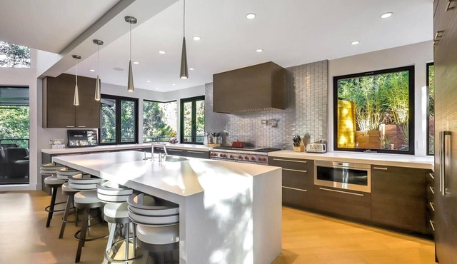 KBM Resorts | Long Term Lease | 4 Bed/3 Bath Luxury Home | Pool, BBQ, Fitness Center | Orinda Retreat | LDD-32