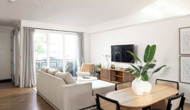 King Bed|Chef's Kitchen|2-Car Garage|1650 Sq Ft in San Diego
