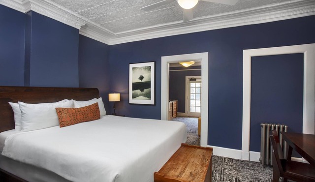 King Room at a 4.5⭐️ Hotel
