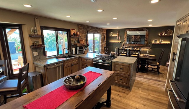 Lady Face views ! Gorgeous~Hot tub~GYM~EV with spool ! New remodel