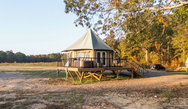 Lake Front Exclusive Glamping Tent: Hot Tub, TV, & Soaking Tub in Cedar Bluff