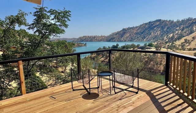Lake Haus 59 : Family-friendly 2bed/2ba, Full Kitchen + Lake View Deck