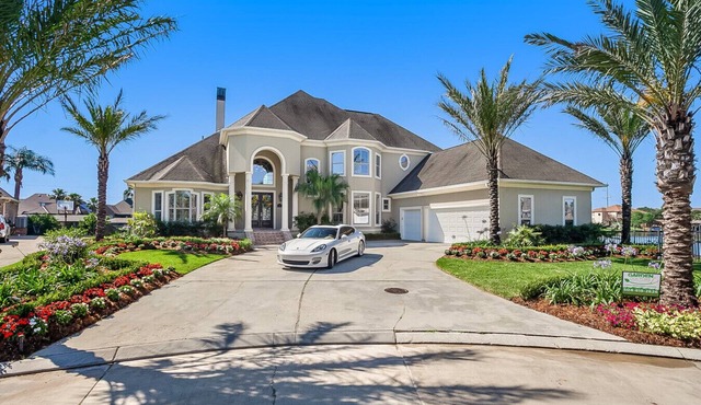 Lake Mansion Luxury Estate 5BR/4Ba Resort Paradise in Slidell