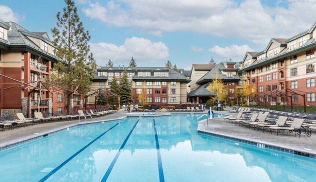 Lake Tahoe | Alpine Basecamp | Ski Access & Hot Tub