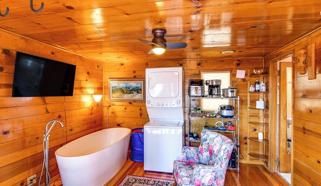 Lake Tahoe Cabin: Close to Boating & Skiing!