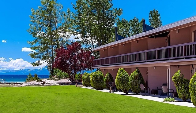 Lake Tahoe/Studio w/Kitchenette, Outdoor Pool, Beach, Free Parking!