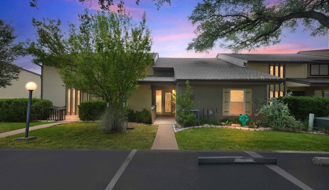 Lake Travis Waterfront Townhome w/Stunning Views in Leander