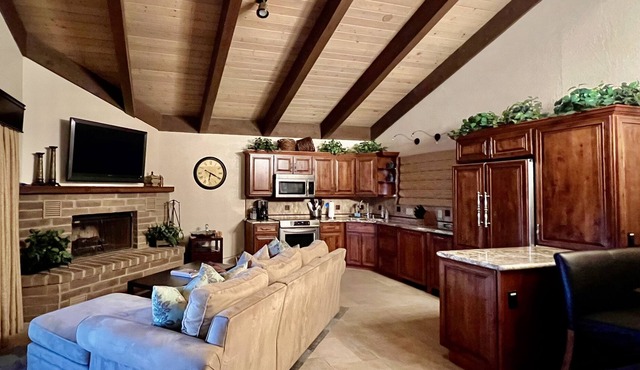 Lake Views, WiFi, Dish TV, Large Driveway for Watercraft and Private Slip!