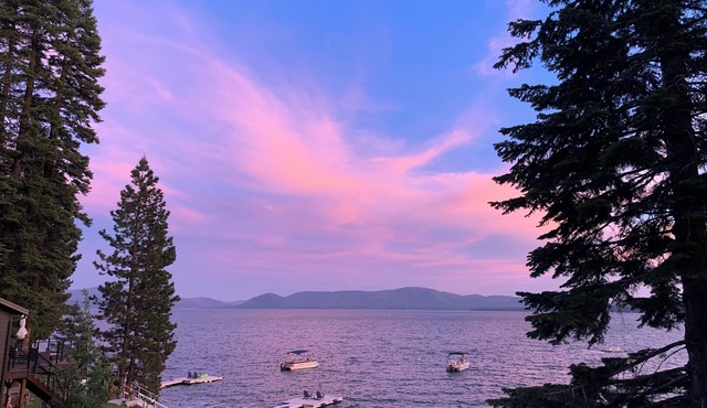 Lakefront Chalet with 3 bedrooms, private dock, and stunning views!