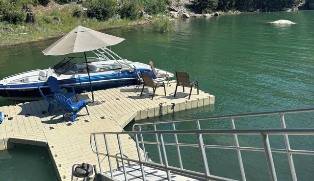 Lakefront Home w/Private Dock 3BR + Bonus Loft Game Room Sleeps 10