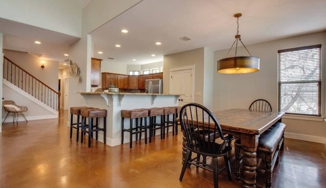 Lakefront Home With Wifi, Entertainment, Dock & Lake Views - Dogs OK in Burnet