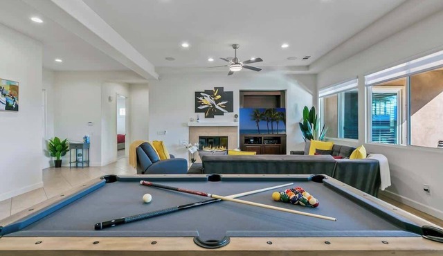 Lakeside Escape: Game Room W/AC