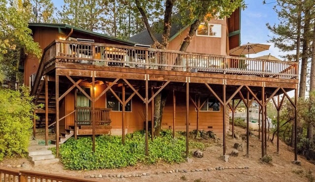 Lakeside Serenity with Vintage Charm & Modern Comfort – Bass Lake, CA