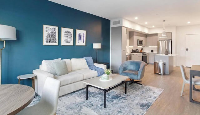 Landing | Amazing 1BD, Pool, Gym