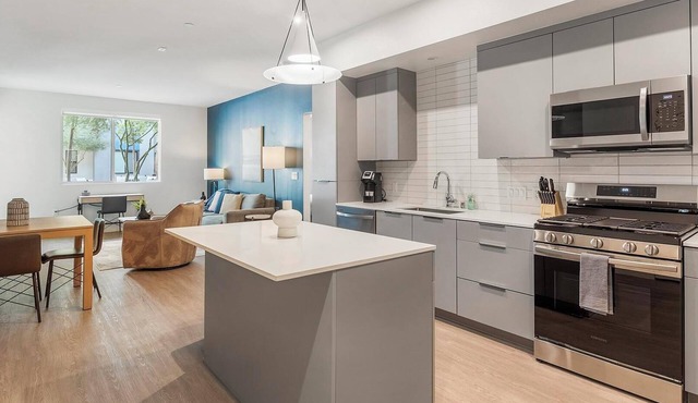 Landing | Beautiful 2BD, Gym, Courtyard