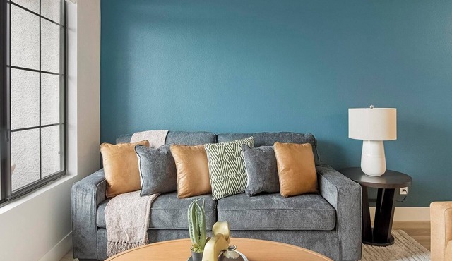 Landing | Beautiful 2BD, Clubhouse, Gym