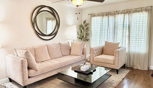 Large 4BR LA Home for Groups near Downtown