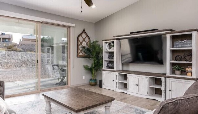 Large Flat Driveway 3/2, Quiet Street , Pool Heater/Chiller optional