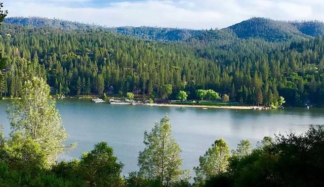 Large Home for big groups at Yosemite Pine Mountain Lake