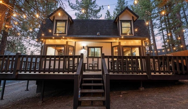 large house 10 minutes walk to Ski slope with game room