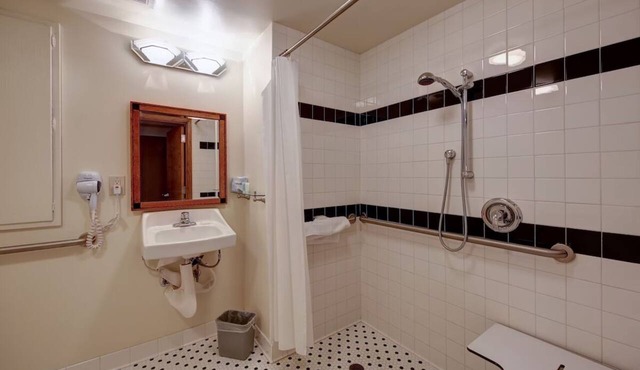 Legendary Luxury Afloat! Near Promenade, Long Beach and Shoreline Aquatic Park