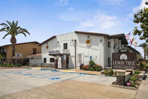 Lemon Tree Hotel and Suites