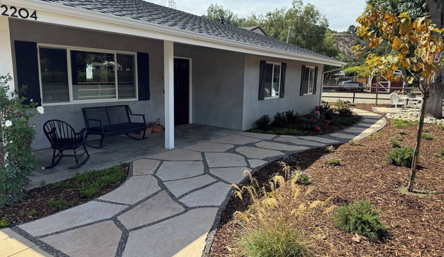 Lily Pad - Spacious contemporary house in the heart of Los Olivos