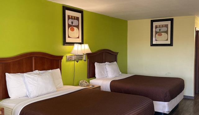 Linder Motor Lodge in Homer