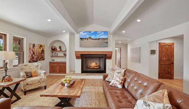 Lodi Wine Country Estate - 4 Bedrm, 4 1/2 Bath Close to Wineries - New!