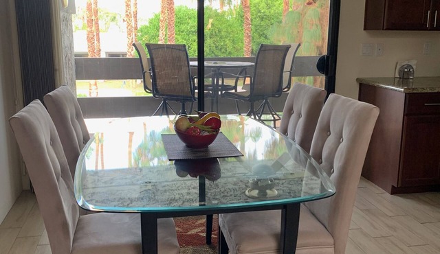 Lovely 1-bedroom Condo with Balcony - Mountain & Pool View -Golf, Shop, Play