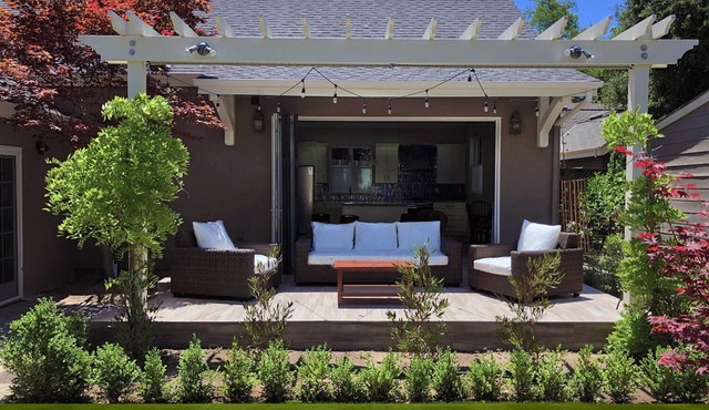 Lovely 2 Bedroom 2 Bathroom Private Cottage