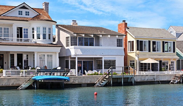 Lovely 4 bedroom, 3 bath home on 100 block of Grand Canal