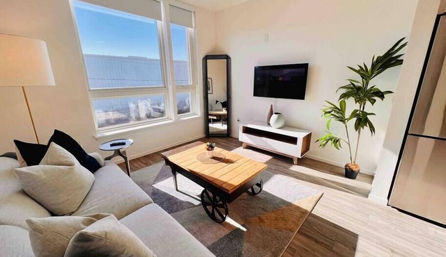 Lovely open one bedroom in West Oakland