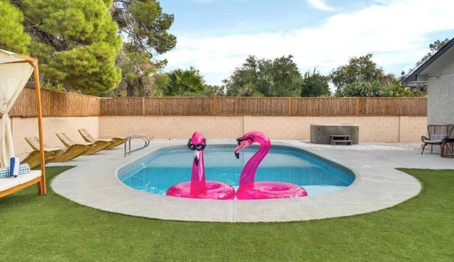 LUX 7BR/3BA Villa w/pool, spa and big yard