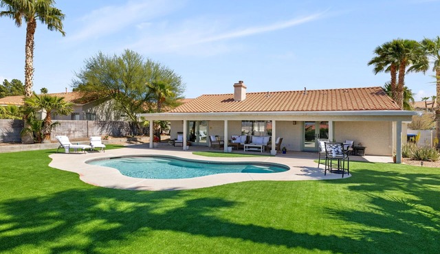 Luxe 3BR Oasis w/Pool + Outdoor Lounge
