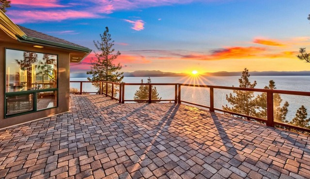 Luxe3 historic harrahs 5 diamond 280 degree luxury lake tahoe08402215