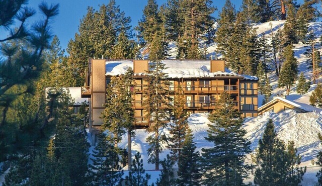 Luxurious 2BR/2BA Suite Steps From Heavenly Mtn. Ski Lifts