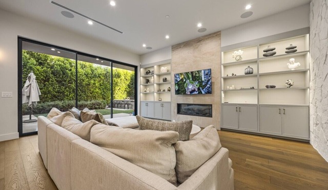 Luxurious Encino Gem | Pool, Spa, Cinema & More