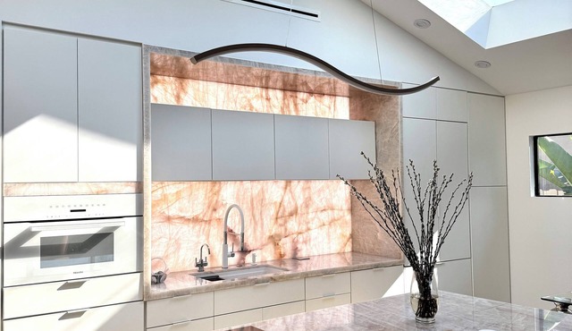 Luxurious private, beautiful house with tranquil backyard