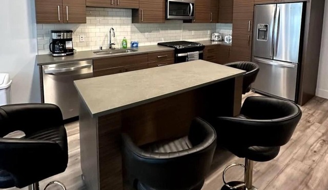 LUXURY 2 Bedroom in NICE AREA near DISNEYLAND