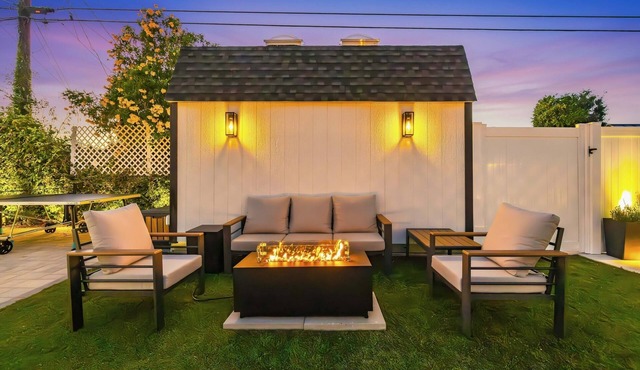 Luxury 3BR Oasis | Designer Home, Hot Tub & BBQ