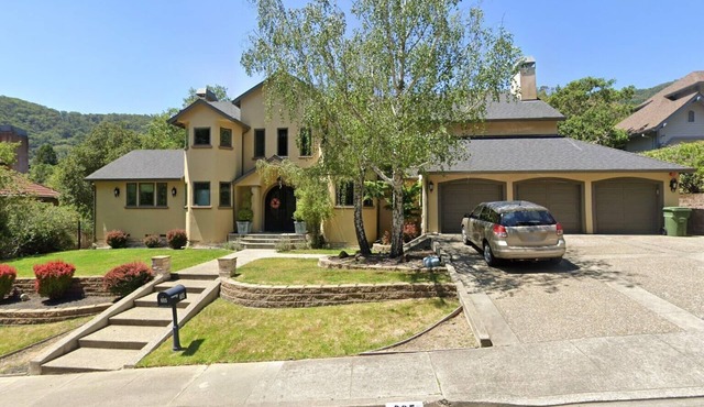 Luxury 4 bedroom, 4 bathroom San Rafael Private Estate, Serene & Central