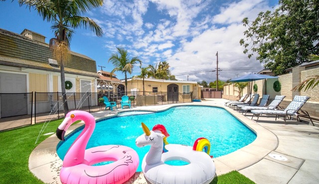 Luxury 4Bedroom Home with Pool, Mini Golf & Movie Theater in Chula Vista