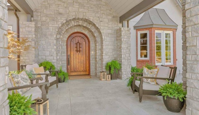 Luxury Castle Retreat at UC Davis