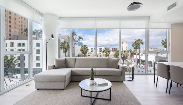 Luxury Downtown Long Beach Suites w/Pool, Fitness, & City Views!